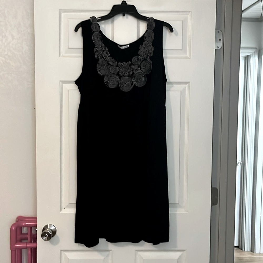WOMEN’S PLUS SIZE SLEEVELESS DRESS : SIZE 3X